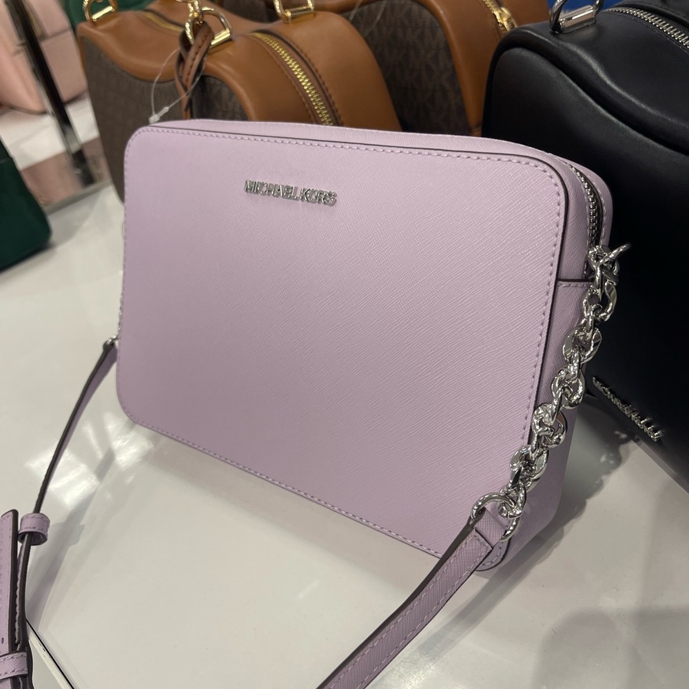 MICHAEL KORS Jet Set Large Saffiano Leather EW Crossbody Bag
Light Quartz
NWT - Picture 13 of 16